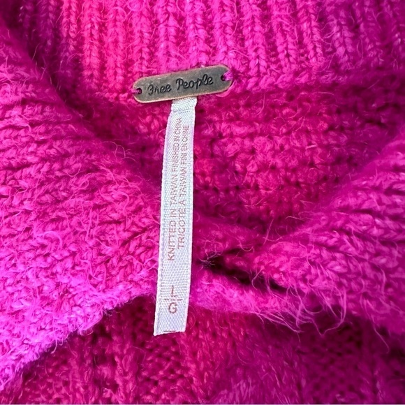 Pink free people cozy sweater in size large. - Picture 15 of 16